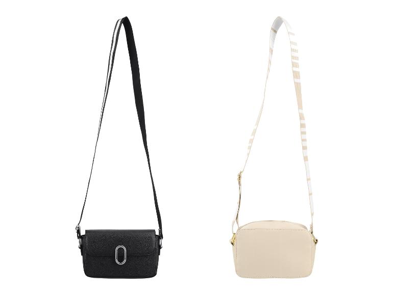Deux sacs à main pour femmes : un noir avec une boucle argentée et un beige avec une boucle dorée.