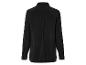 Chemise noire à manches longues.