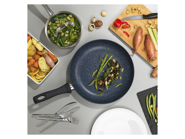 Aller en mode plein écran : Russell Hobbs Wok, casserole à manche, sauteuse ou casserole, Aluminium Nightfall Collection Blue Marble  - Image 36