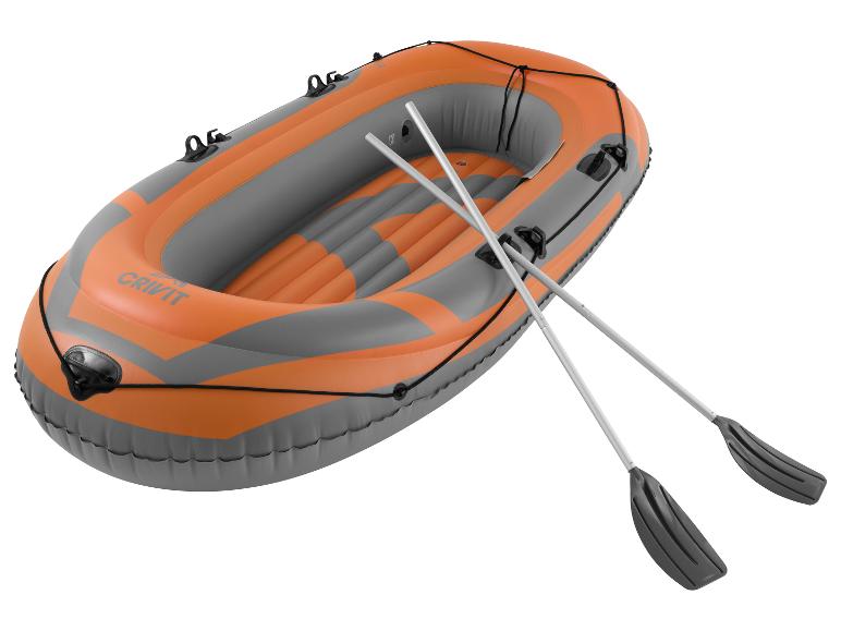 Bateau gonflable orange et gris avec rames sur fond blanc