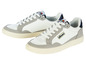 Deux baskets Ellesse blanches avec des détails gris.