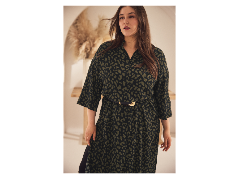 Robe léopard pour femme.