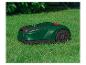 Tondeuse robot Gardena sur pelouse.