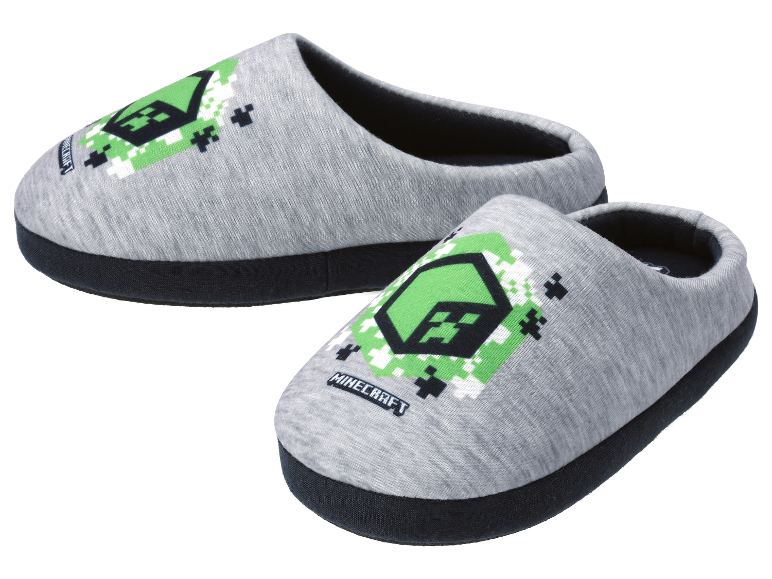 Pantoufles Minecraft grises à motif pixelisé.