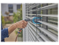 Nettoyage de volets avec le nettoyeur Gardena.