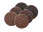 Disques abrasifs bruns et gris foncé.