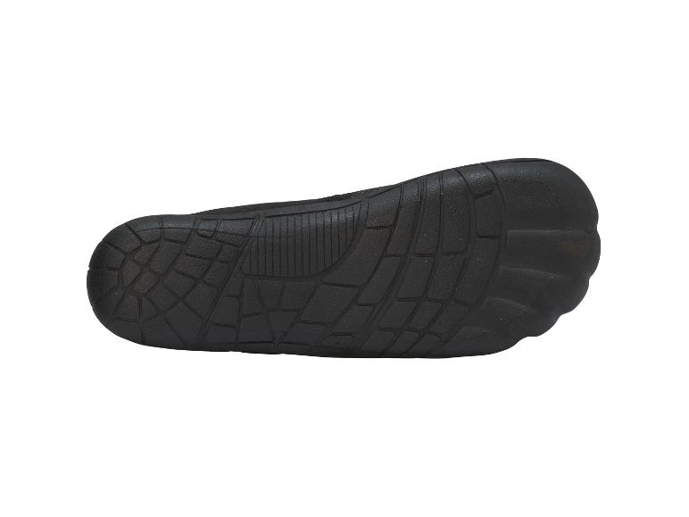 Semelle d'une chaussure d'eau noire avec une bande de roulement antidérapante.