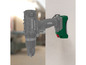 Une perceuse-visseuse sans fil Parkside X20Team fixée au mur.