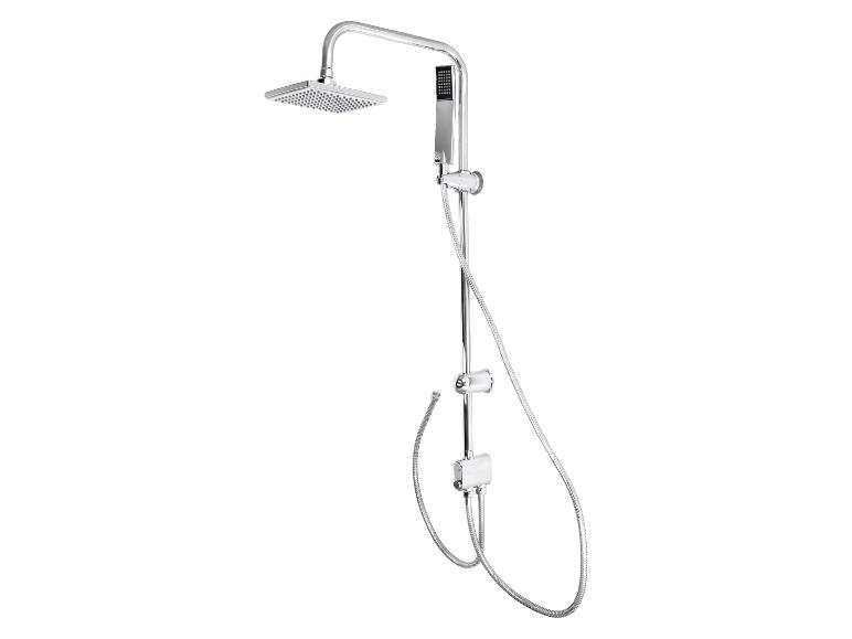 Ensemble de douche chromé avec pommeau de douche pluie et douchette.