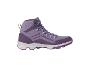 Des chaussures de randonnée violettes avec une semelle blanche.