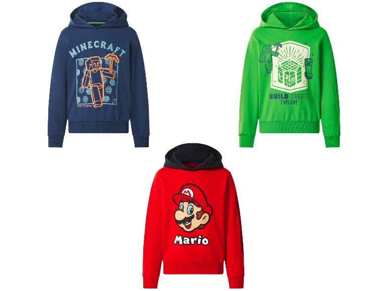 Trois sweats à capuche : un bleu marine avec un motif de mineur, un vert avec un motif de construction et un rouge avec un personnage de plombier.