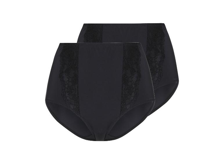 Deux culottes noires avec de la dentelle.