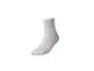 Chaussette grise sur fond blanc.