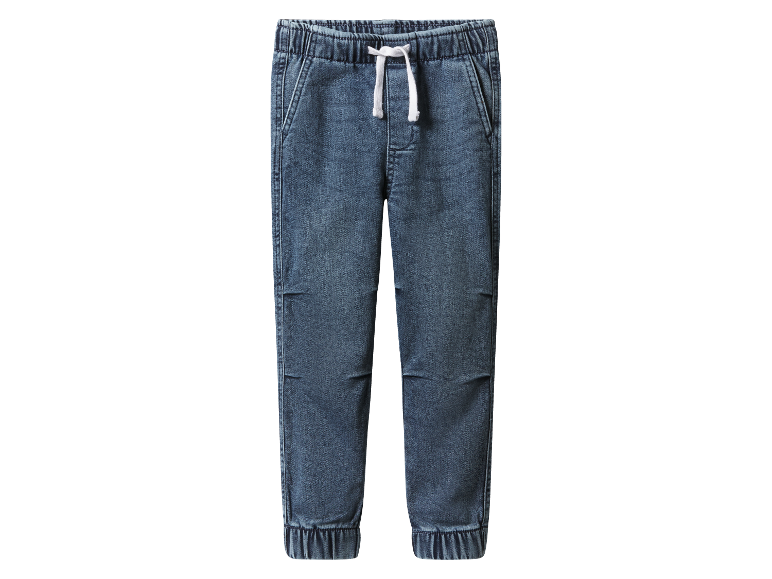 Un pantalon de jogging en jean bleu pour enfants.