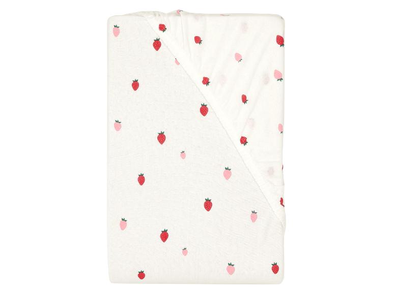Drap-housse blanc à motif fraise