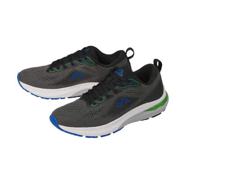 Deux paires de baskets Crivit grises et noires.