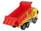 Un camion jouet jaune avec une benne basculante rouge.