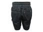 Short noir pour homme avec taille élastique et surpiqûres jaunes sur les poches arrière.