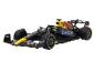 Une voiture de course de Formule 1 Red Bull Racing, avec des sponsors comme Oracle, Mobil 1 et Bybit.