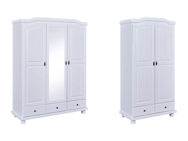 Deux armoires blanches à trois portes et tiroirs