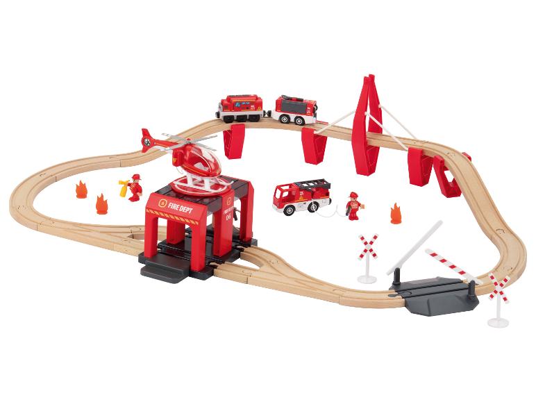 Ensemble de train de pompiers en bois avec hélicoptère, camions et accessoires.