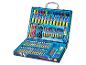 Mallette d'art avec feutres, crayons de couleur, crayons de cire, aquarelles et accessoires.