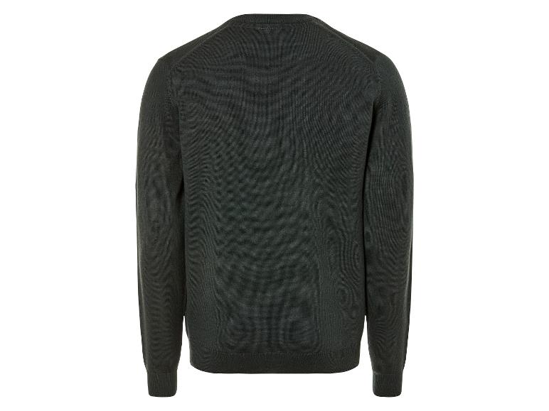 Pull-over vert foncé à manches longues.