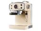 Machine à expresso crème avec manomètre et buse vapeur.