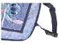 Un sac Stitch bleu avec un motif floral et une bandoulière réglable.