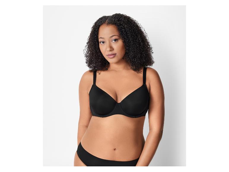Soutien-gorge et culotte noirs, lingerie féminine.