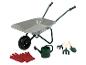 Ensemble d'outils de jardin avec brouette, arrosoir, gants et petits outils.