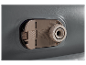 Gros plan sur une valve de matelas pneumatique.