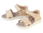 Sandales en cuir beiges avec boucle de la marque 'mudd'.