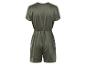 Combinaison courte en satin vert olive.