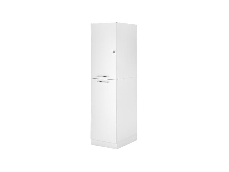 Armoire haute blanche avec deux portes, poignées et une serrure.