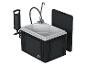 Évier de camping portable avec pompe manuelle, robinet et caisse de rangement noire.