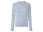 Pull en maille bleu clair à manches longues et col rond.