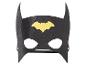 Masque de super-héros noir avec des oreilles pointues et un symbole de chauve-souris jaune