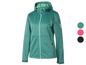 Une veste softshell verte à capuche.