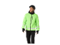 Homme portant une veste et un casque de vélo Crivit.
