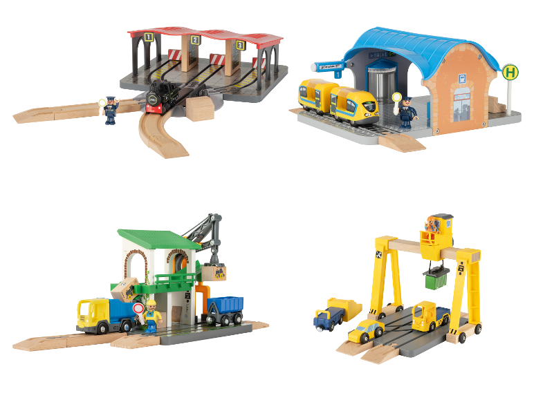 Ensemble de train en bois avec gare, station de chargement et grue.