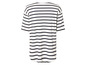 T-shirt à rayures blanches et noires à manches courtes.