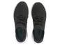 Des baskets Crivit noires avec une semelle blanche.