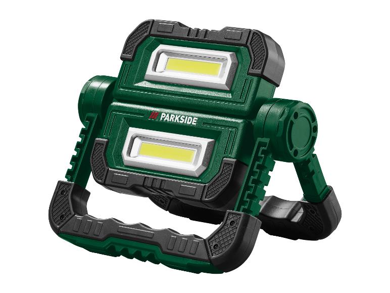 Projecteur de travail PARKSIDE avec deux panneaux LED et poignée