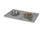 Gamelle double pour animaux de compagnie avec eau et croquettes sur un tapis gris.