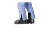 Pantalon de ski bleu et chaussures de ski noires