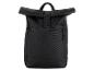 Sac à dos roll-top noir avec poche zippée avant et poignée supérieure.