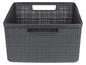 Un panier de rangement en plastique gris avec un motif tissé.