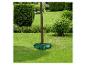 Sac d'arrosage pour arbre installé sur une pelouse.