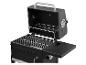 Un barbecue noir Grillmeister avec le couvercle ouvert et une grille supplémentaire.